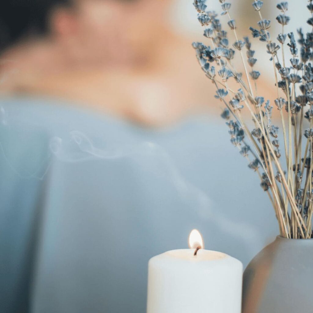 scented-candles-and-lavender